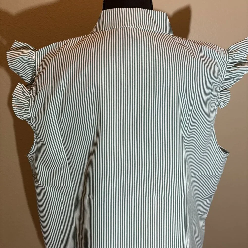 NWOT Sleeveless Green White Tunic V-Neck Striped Top - Picture 7 of 9